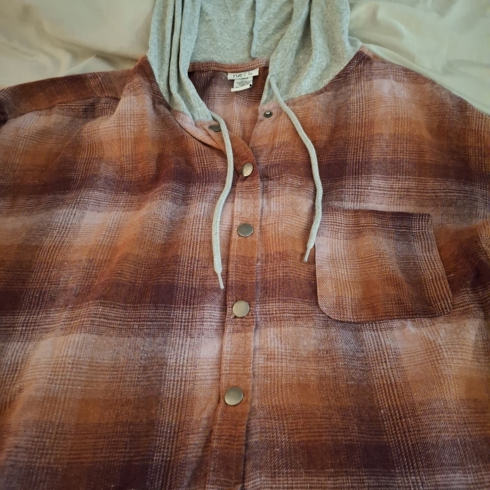 Rue21 Women's Multicolor Plaid Cropped Shirt with Gray Hood - Picture 5 of 6